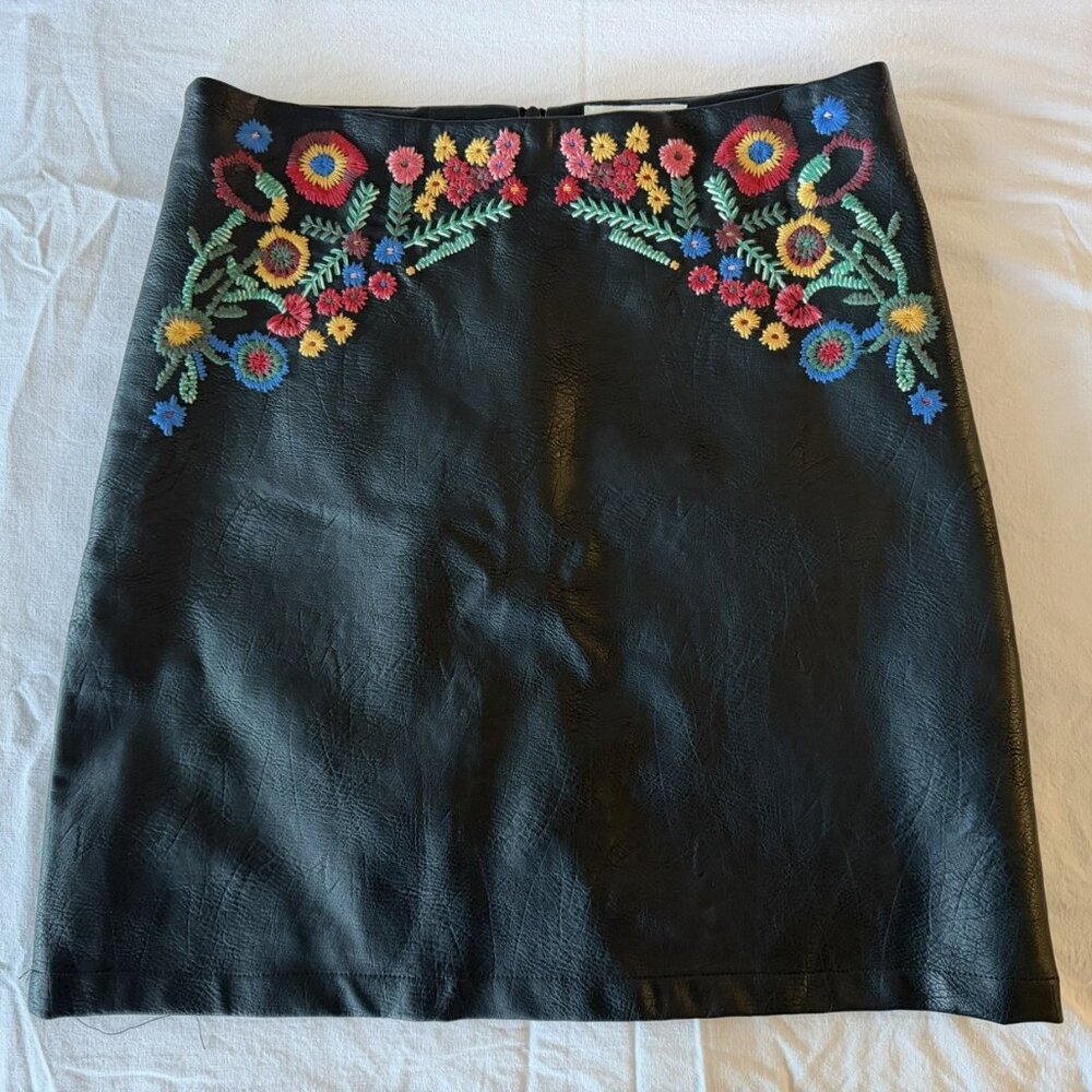 FOR THE REPUBLIC Black Faux Leather Skirt Floral Embroidery NWT | Size 4
